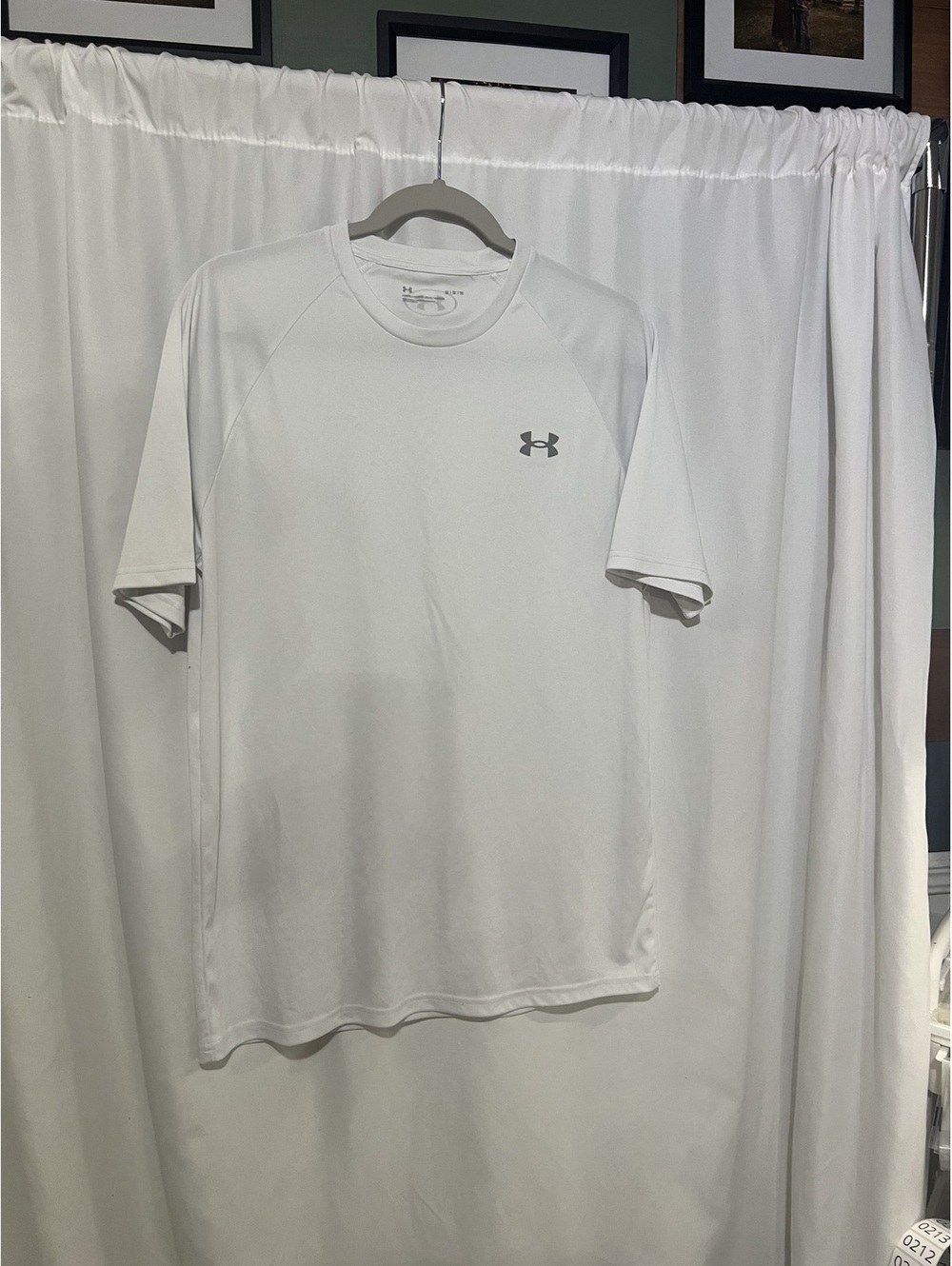 Under Armour Men's White Performance Short Sleeve Shirt Medium